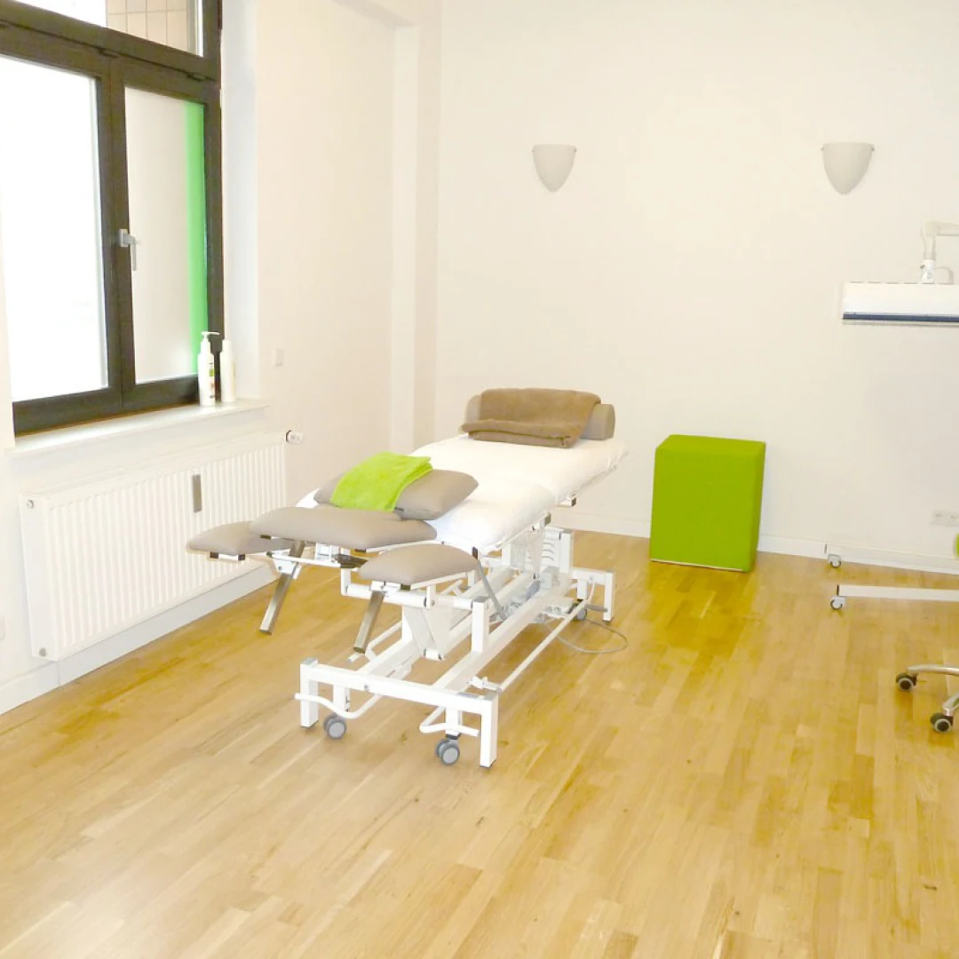 de_Therapists_DiePraxisPhysiotherapie&MassageKöln_2