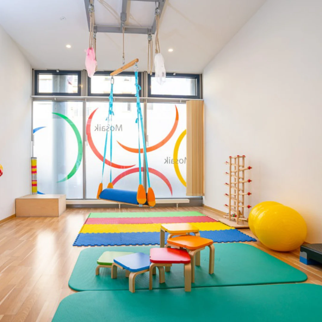 DE_Therapists_Mosaik|PraxisFürPhysiotherapie&KinderphysiotherapieKölnNeuehrenfeld_1