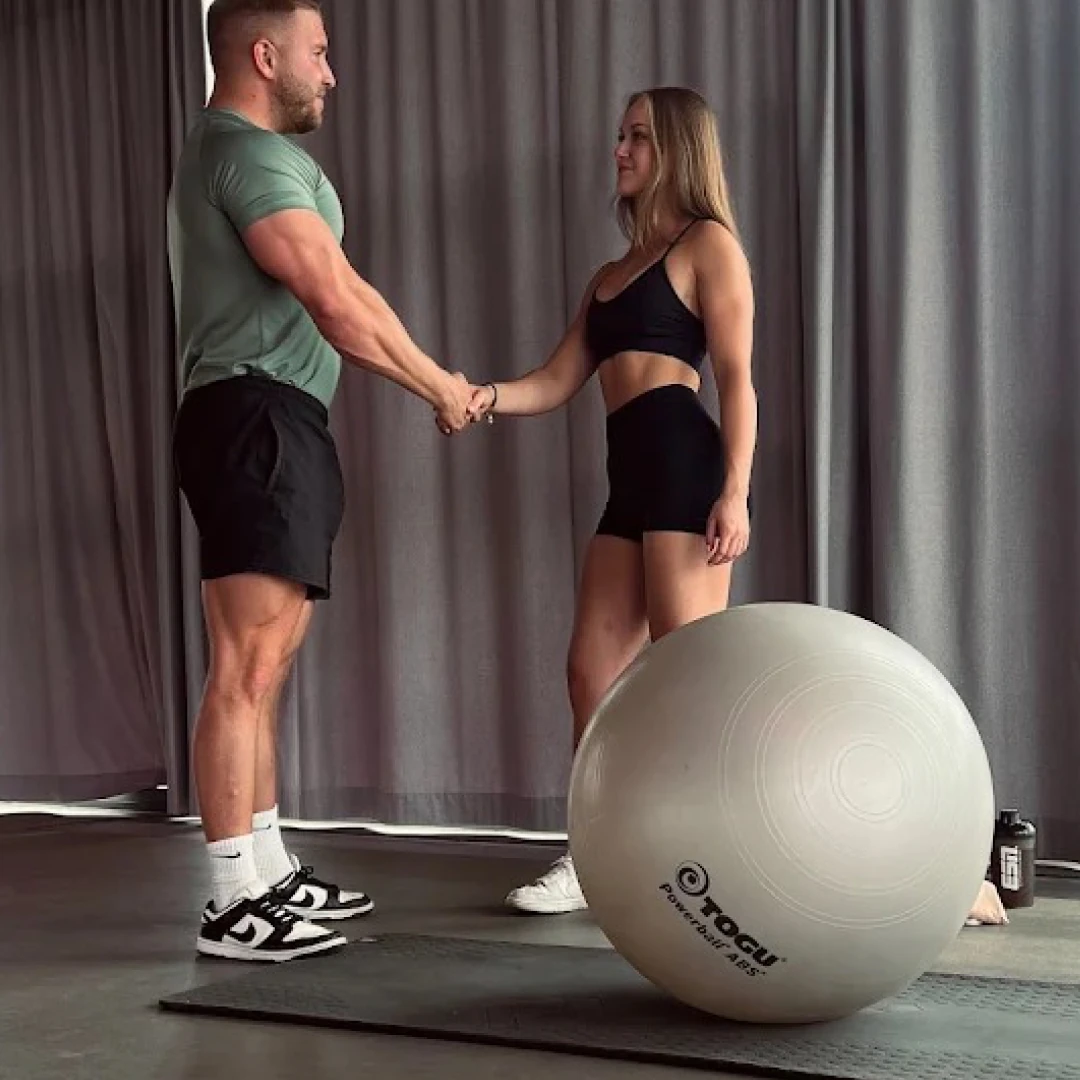 de_Trainers_StrongByBastiPersonaltraining_0