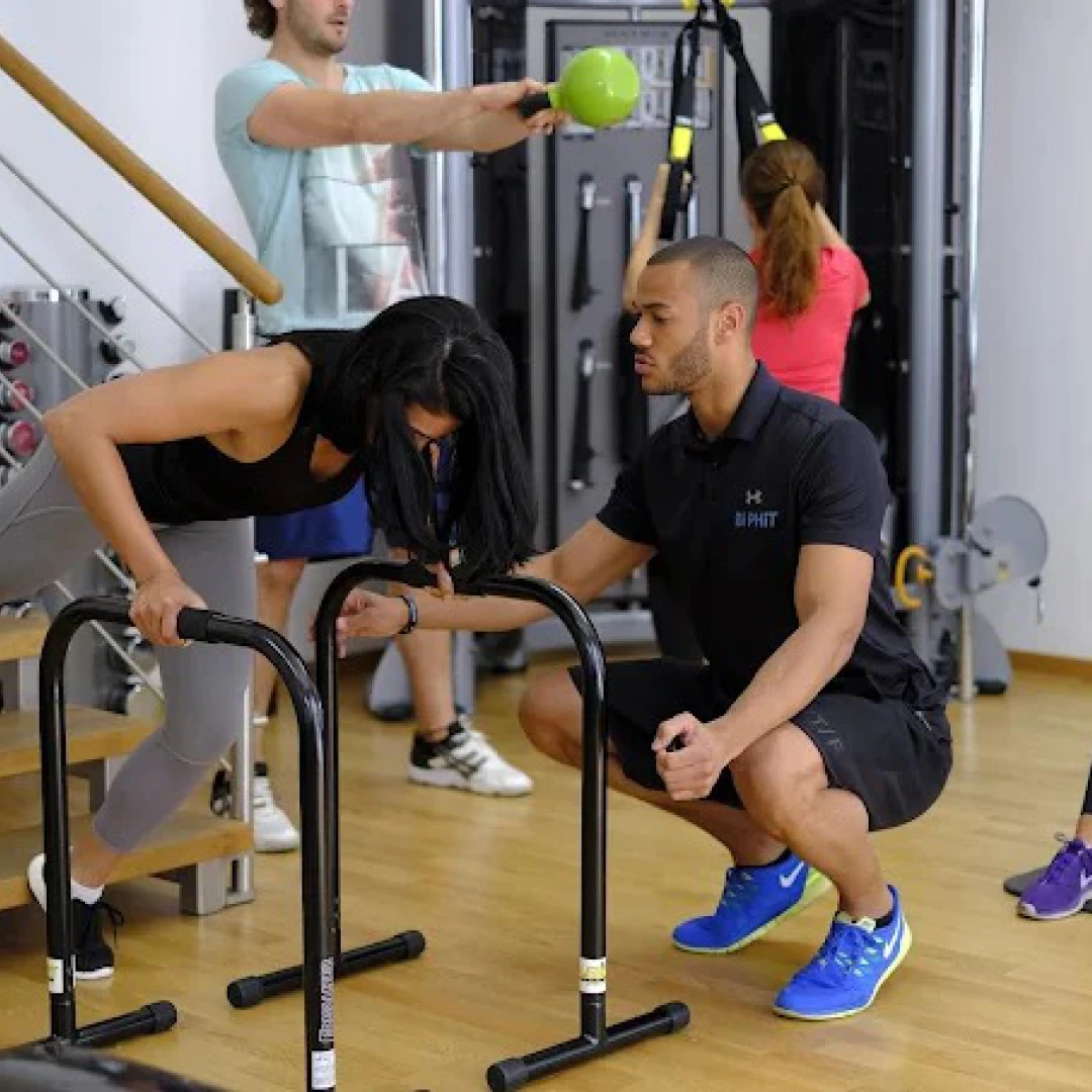 de_Trainers_BiPhiTPersonalTrainingStudio–Rumfordstr._0